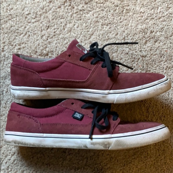 DC Sneakers - Picture 2 of 8